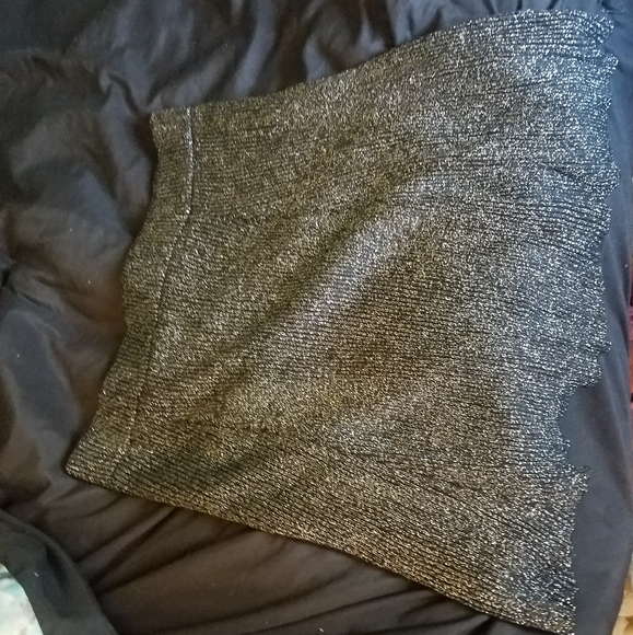 Skirt - Picture 2 of 4